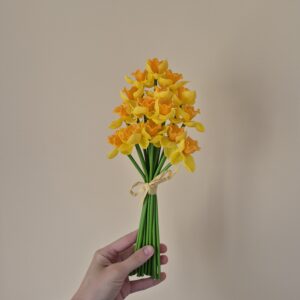 Гелеві нарциси, букетиком, сонячний мікс