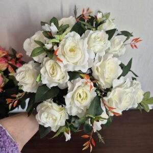 Троянди букет, відкриті, білий